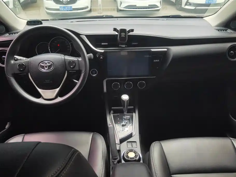 Toyota Corolla 2019 — фото 12