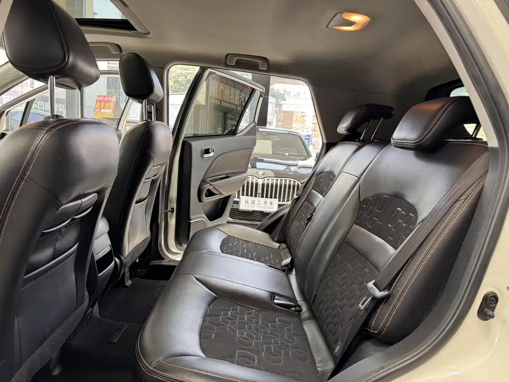 GAC Motor Trumpchi GS3 2018 — фото 8