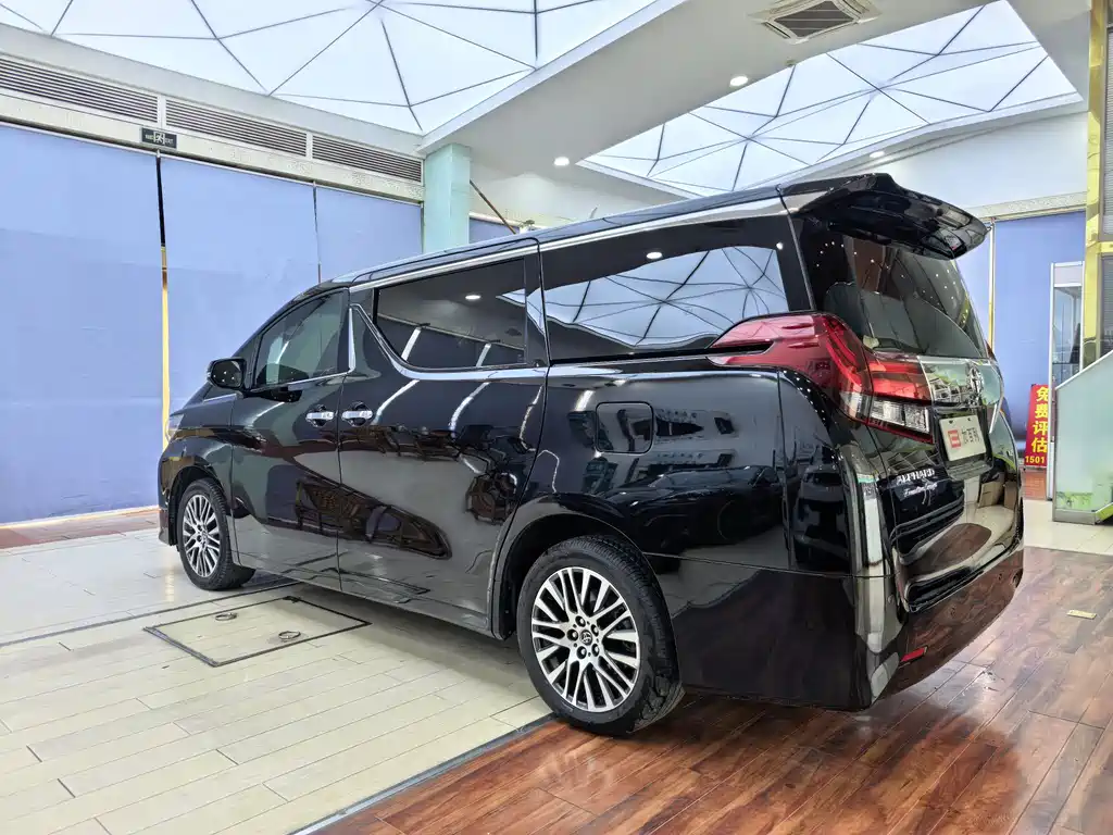 Toyota Alphard 2017 — фото 20