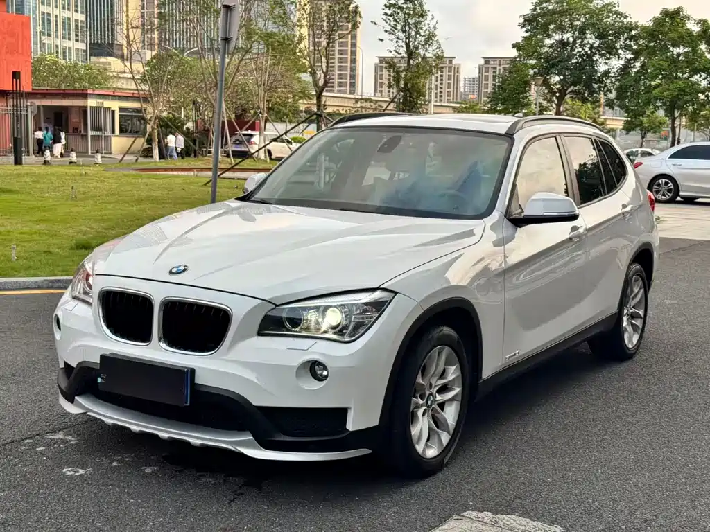 BMW X1 2015 — фото 1