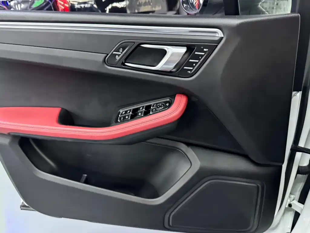 Porsche Macan 2019 — фото 11