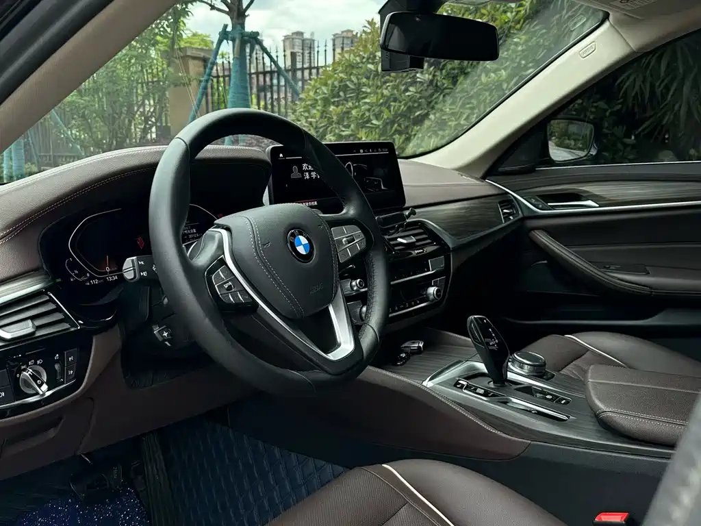BMW 5 Series 2023