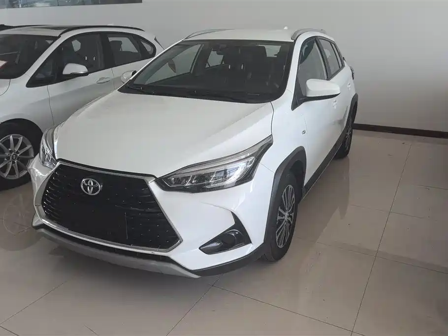 Toyota Yaris L 2021
