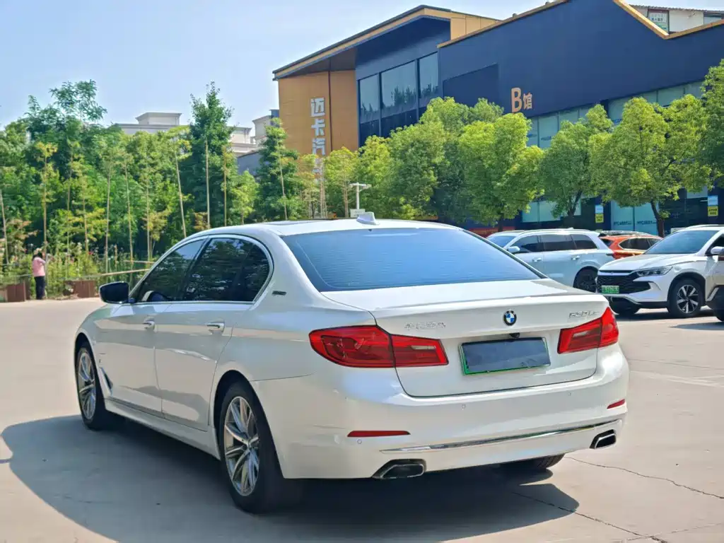 BMW 5 Series New Energy 2018 — фото 7
