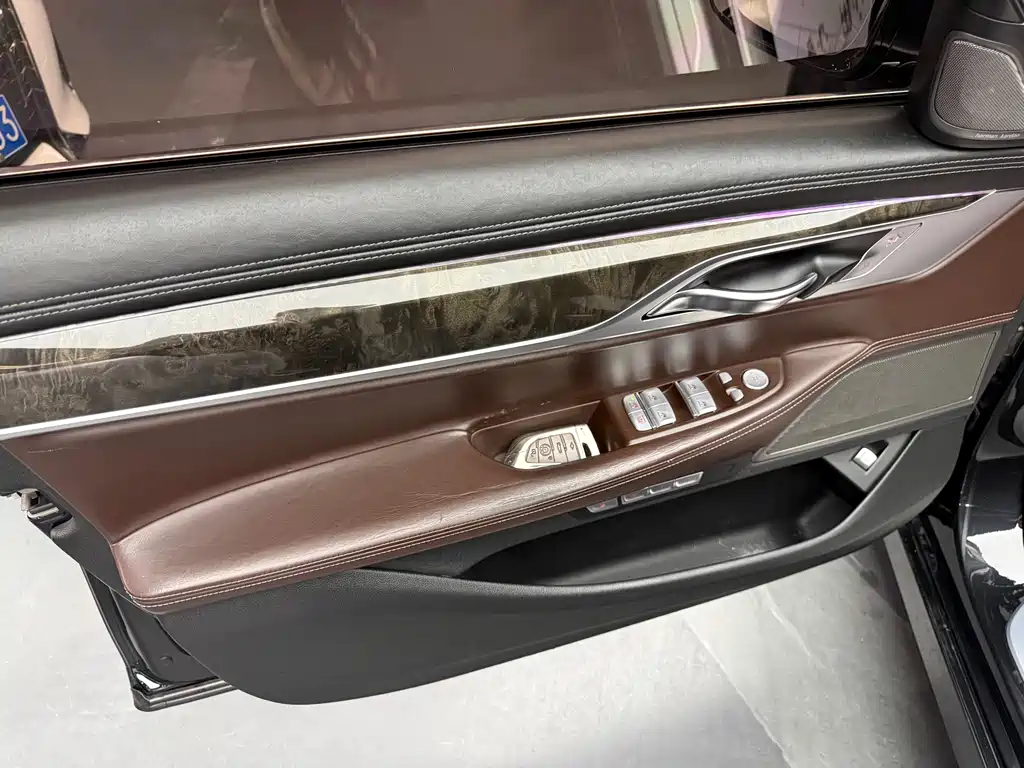 BMW 7 Series 2016 — фото 15