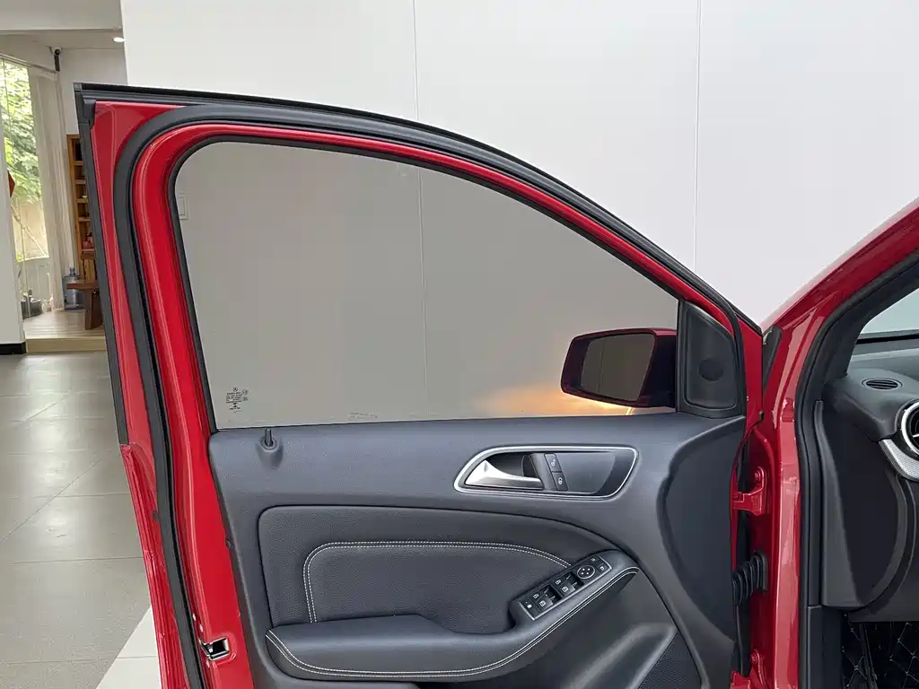 Mercedes-Benz B-Class 2017 — фото 12
