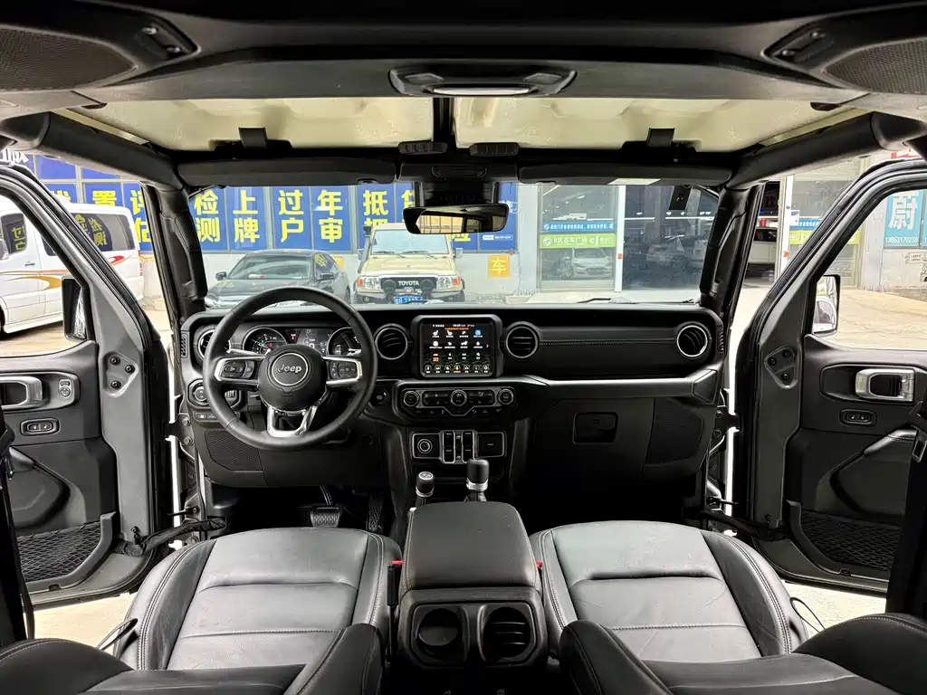 Jeep Wrangler PHEV 2022 — фото 10