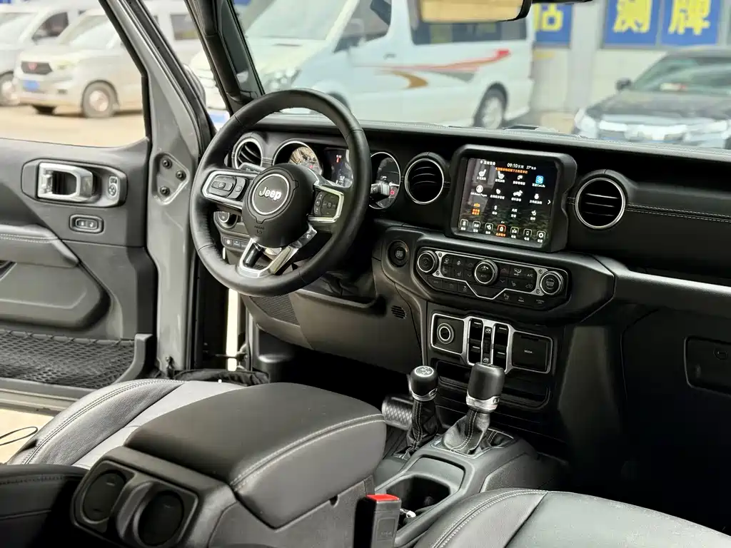 Jeep Wrangler PHEV 2022 — фото 16
