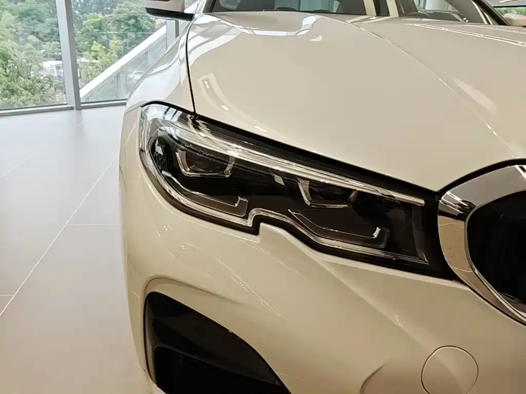 BMW 3 Series 2021 — фото 13