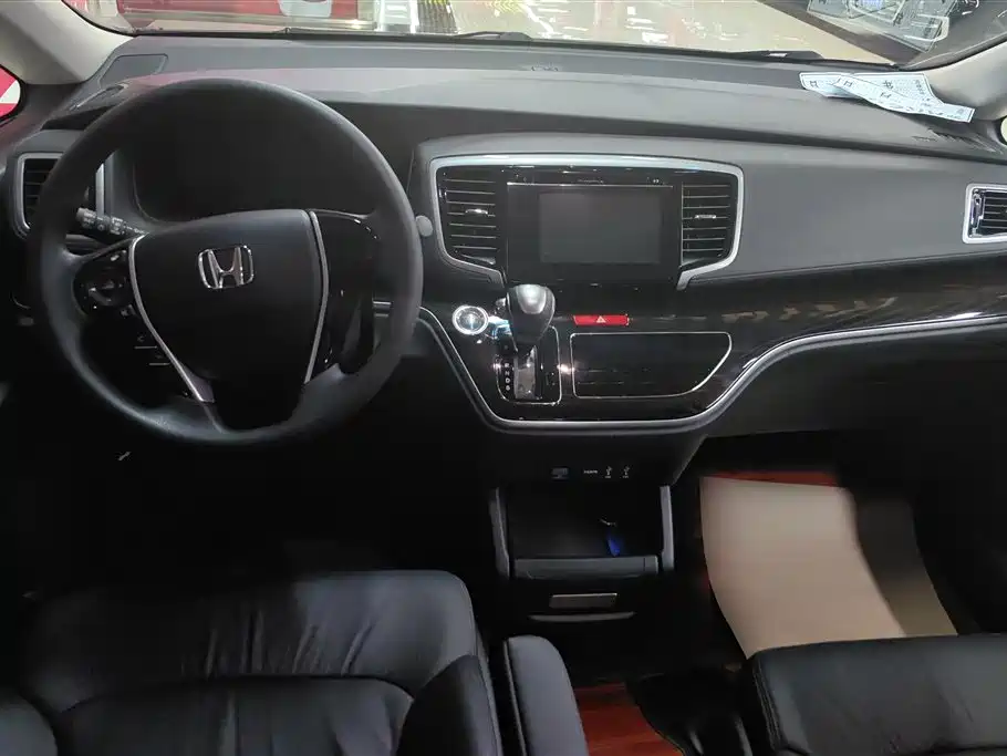 Honda Odyssey 2018 — фото 12