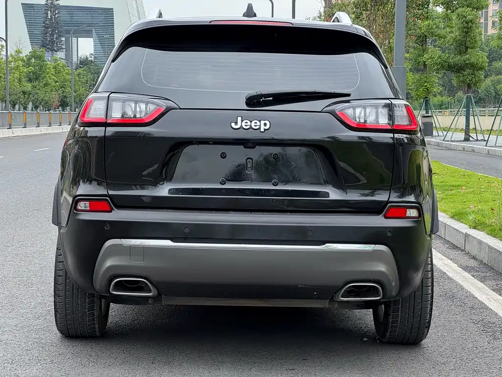 Jeep Cherokee 2020 — фото 16