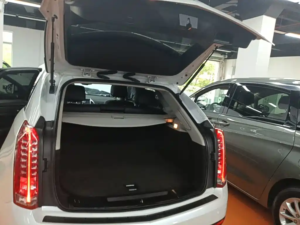Cadillac SRX 2016 — фото 19