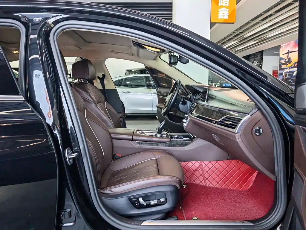 BMW 7 Series 2017 — фото 15