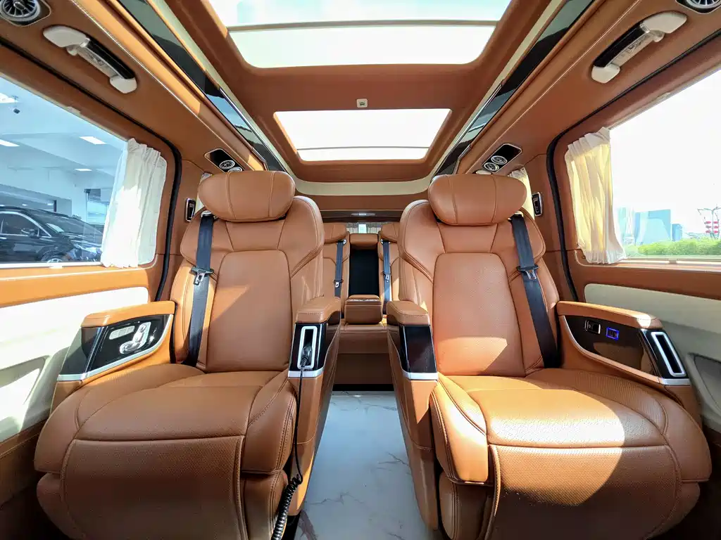 Mercedes-Benz Vito 2022 — фото 10