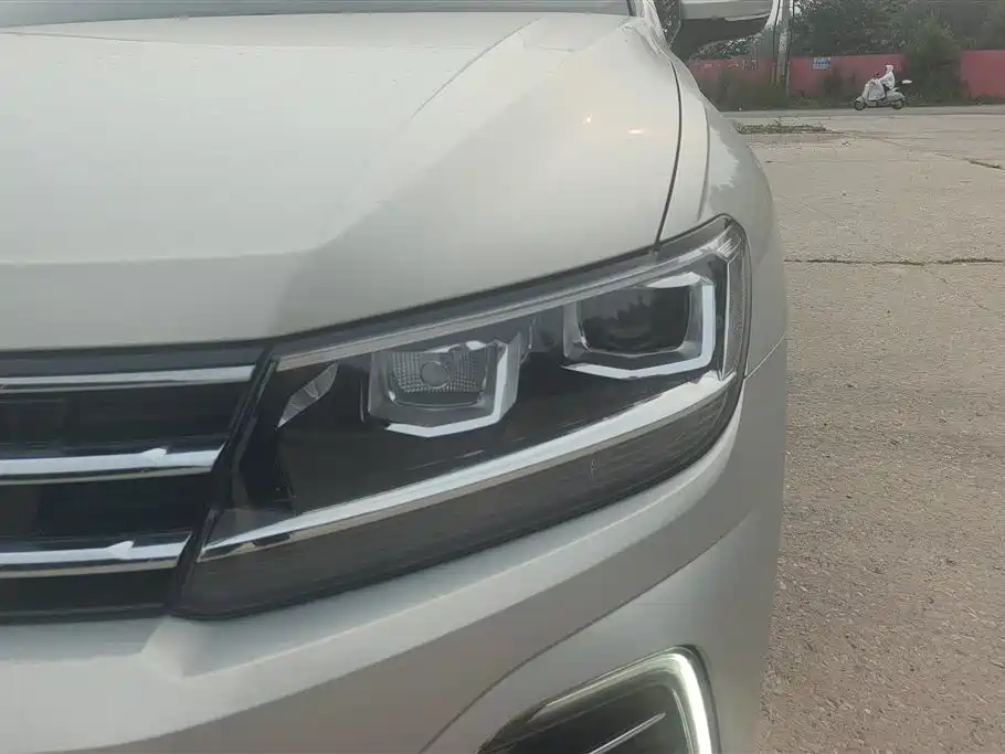 Volkswagen Tiguan L PHEV 2021 — фото 5