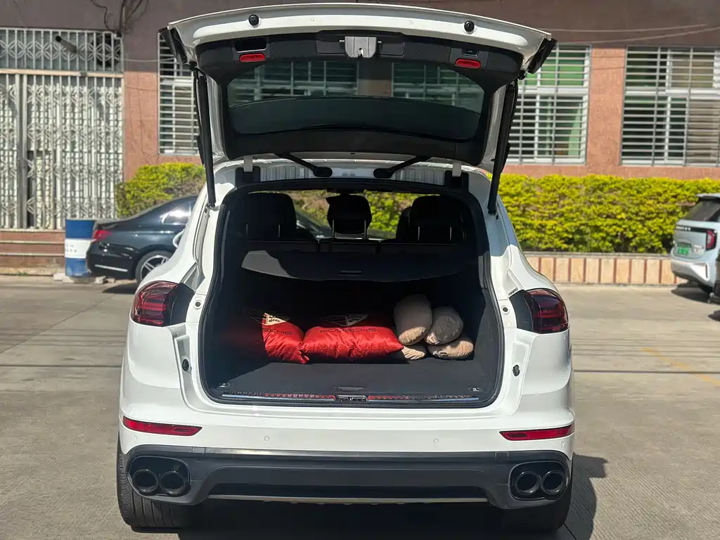 Porsche Cayenne 2017 — фото 9