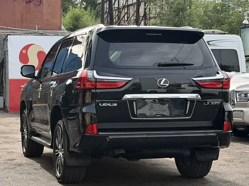 Lexus LX 2020 — фото 17
