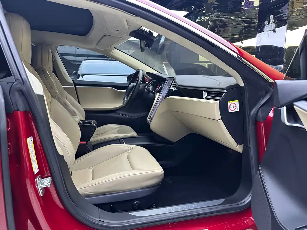 Tesla Model S 2016 — фото 12