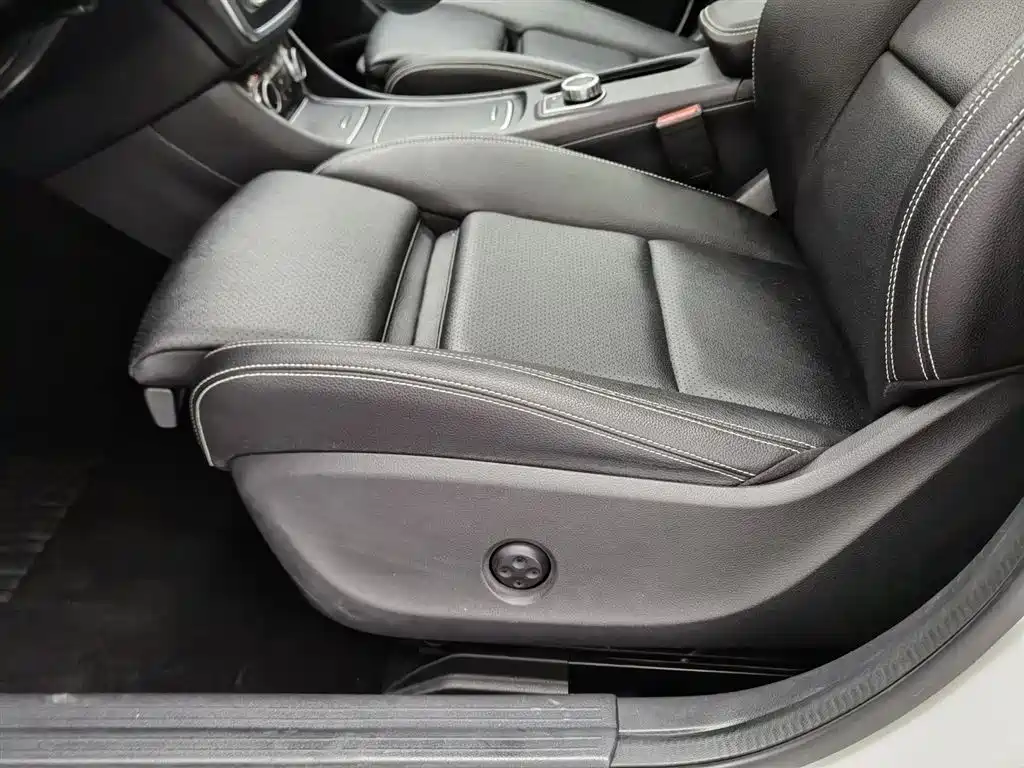Mercedes-Benz GLA 2018 — фото 20