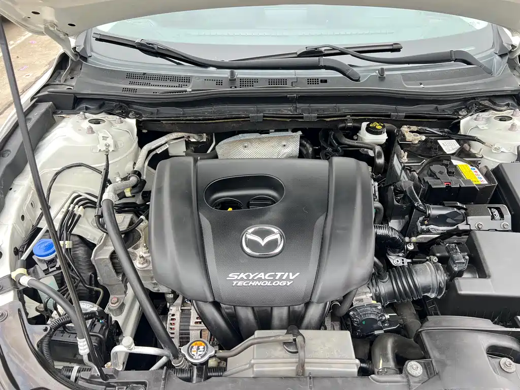 Mazda 3 Axela 2018 — фото 24
