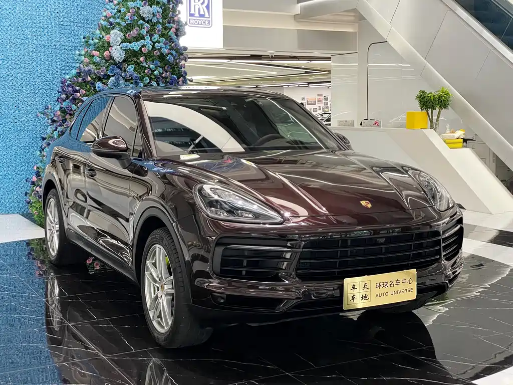 Porsche Cayenne Hybrid 2021 — фото 4