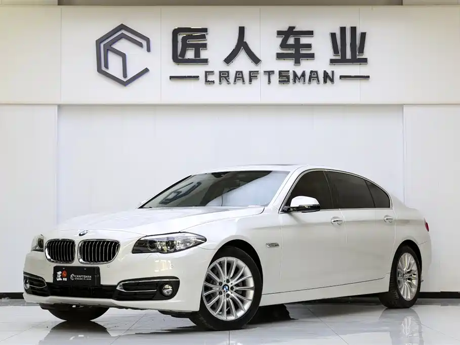 BMW 5 Series 2017 — фото 1
