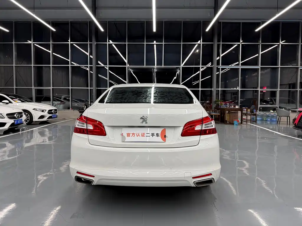 Peugeot 408 2017 — фото 11