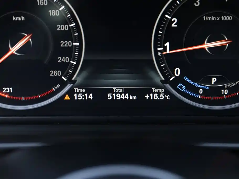 BMW 5 Series 2017 — фото 14