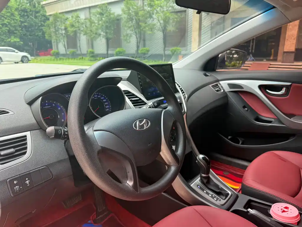 Hyundai Elantra Langdong 2015 — фото 6
