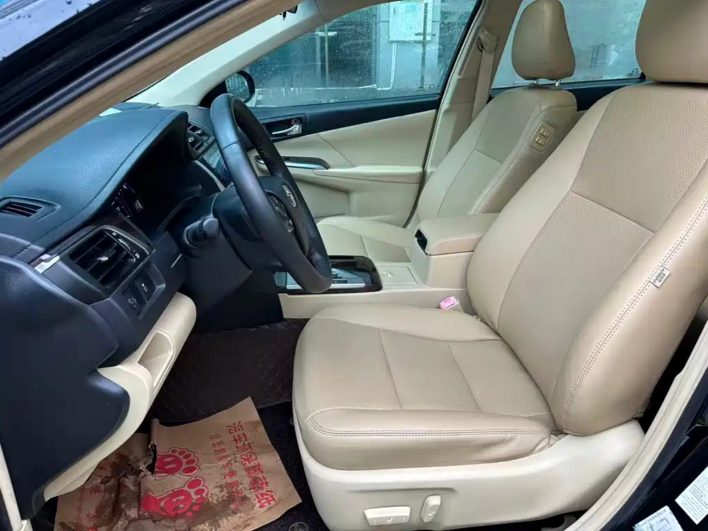 Toyota Camry 2015 — фото 7