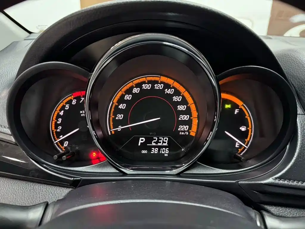 Toyota Yaris L 2022 — фото 22