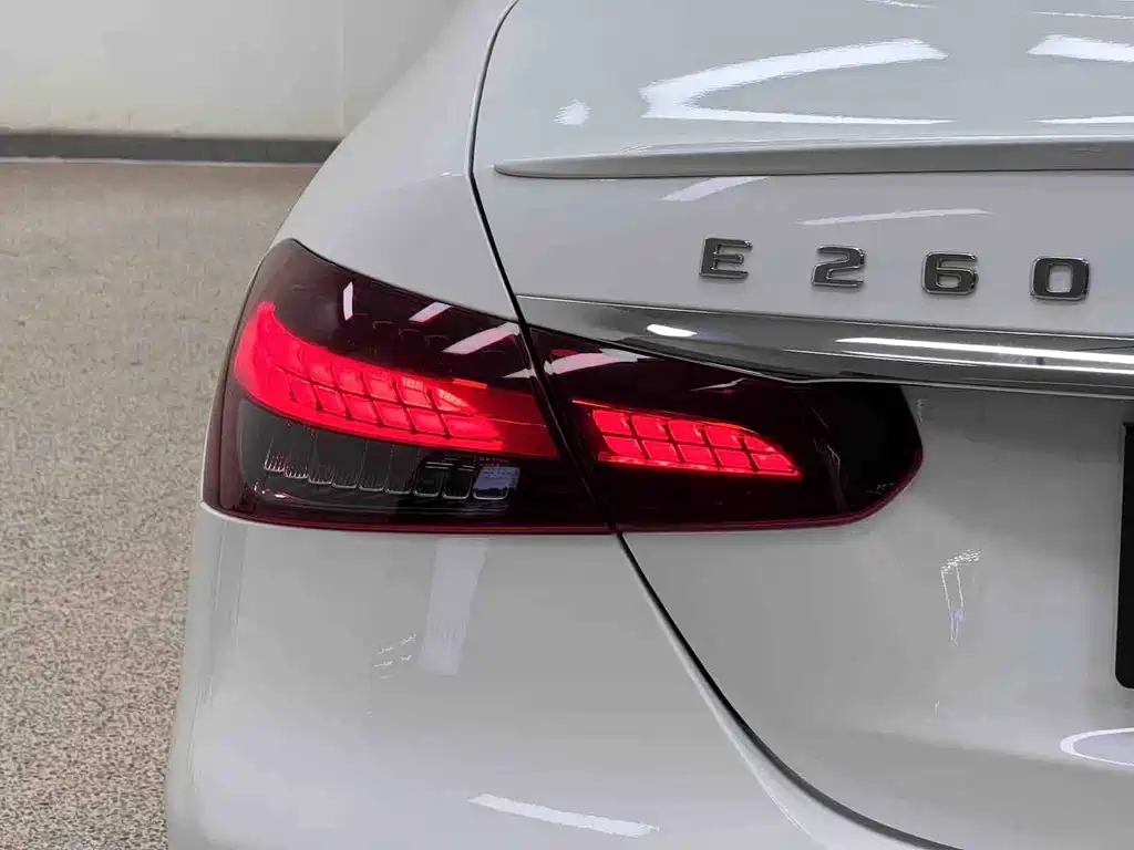 Mercedes-Benz E-Class 2024