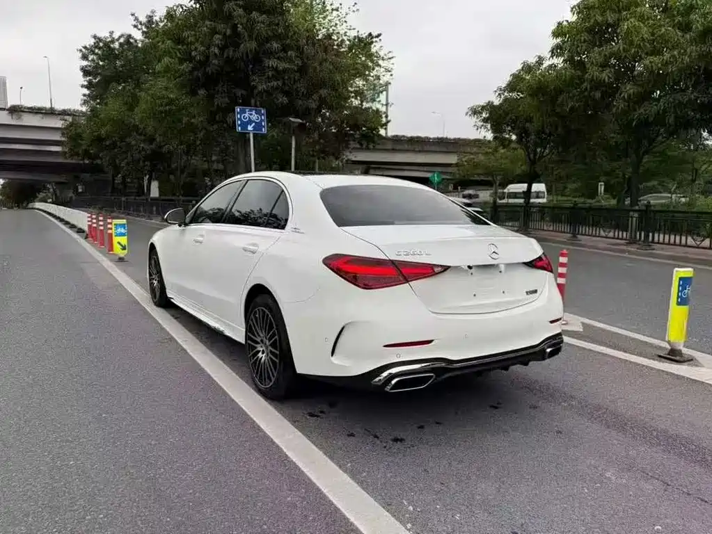 Mercedes-Benz C-Class 2024