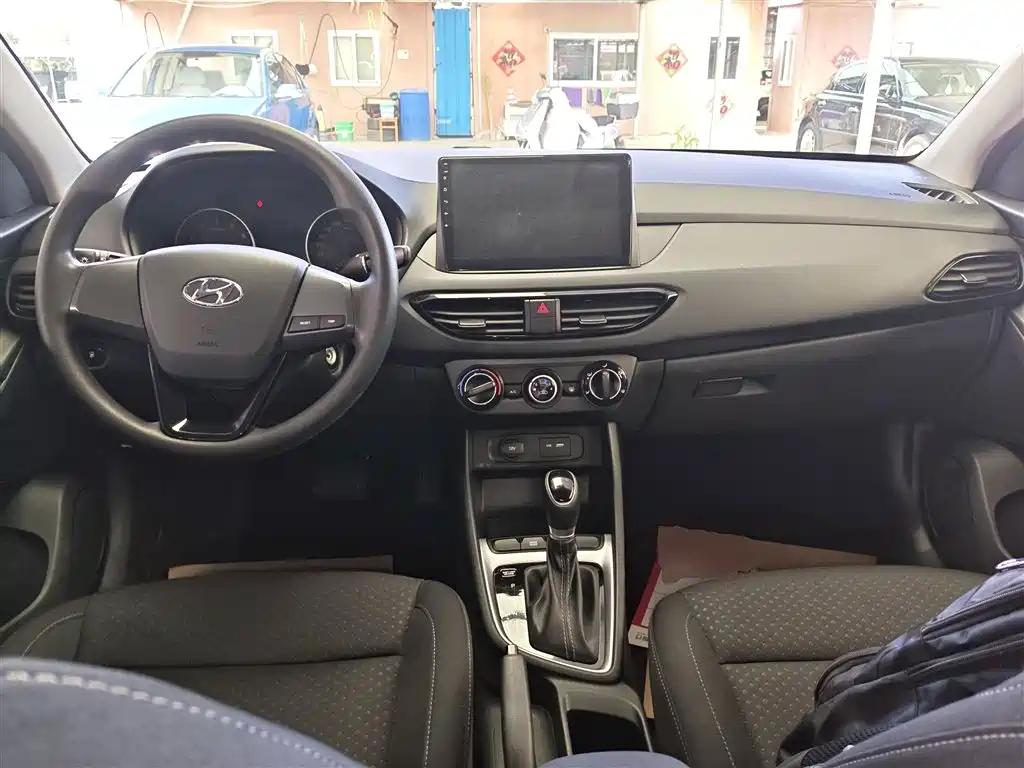 Hyundai Elantra 2020 — фото 6