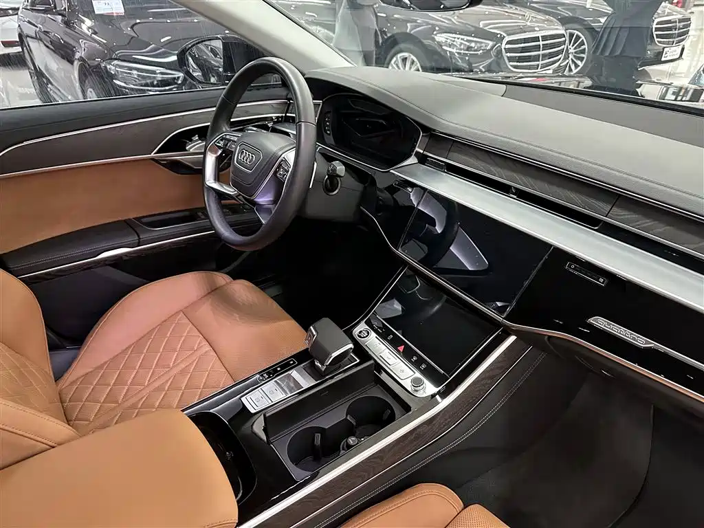 Audi A8 2023 — фото 17
