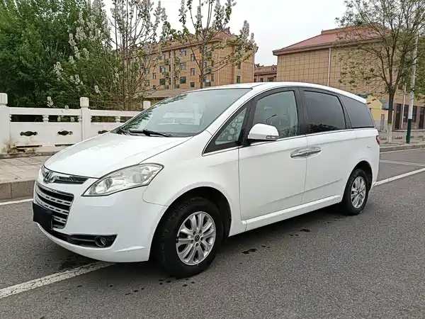 Luxgen Da 7 MPV 2015