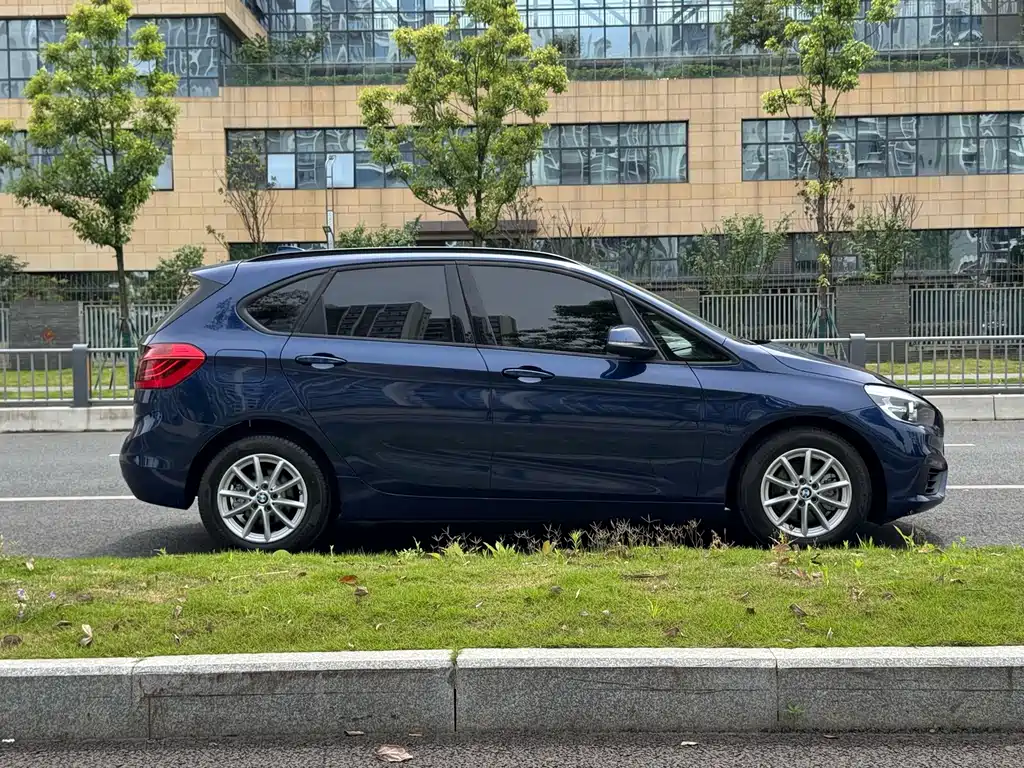 BMW 2 Series Active Tourer 2016 — фото 16