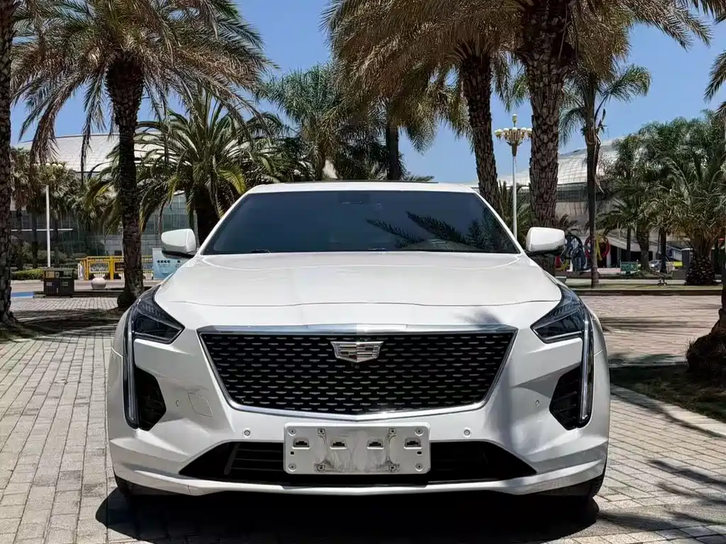 Cadillac CT6 2022 — фото 1