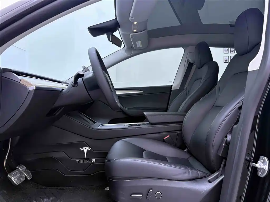 Tesla Model Y 2023 — фото 19