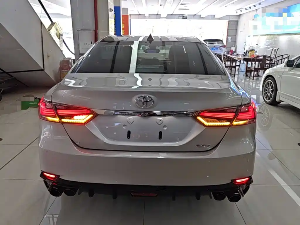 Toyota Camry 2021 — фото 6