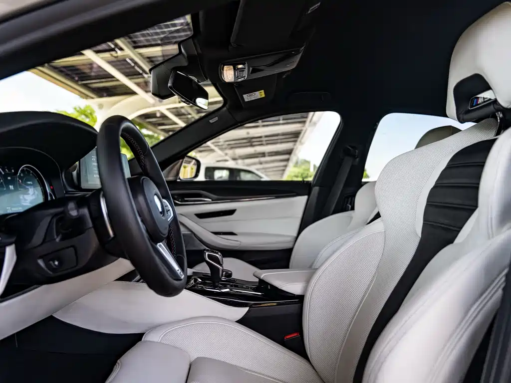 BMW M5 2018 — фото 15