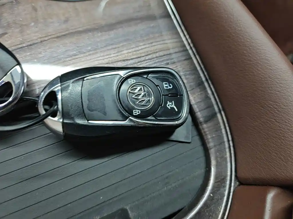 Buick Envision Plus 2016 — фото 9