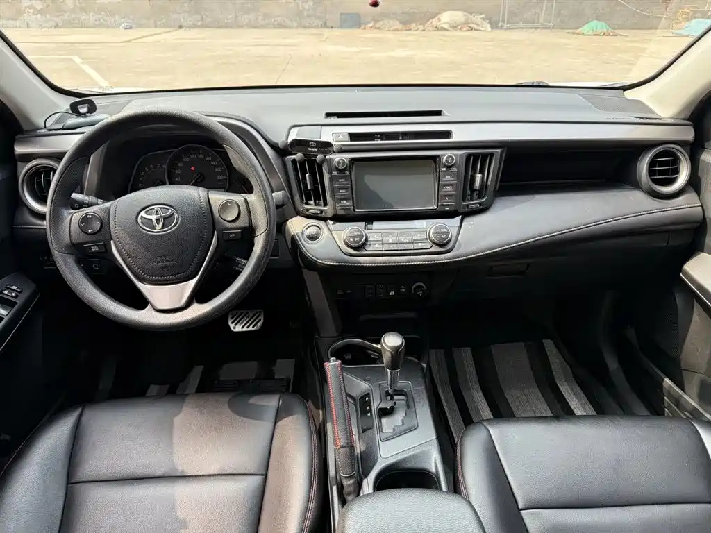 Toyota RAV4 2019 — фото 22