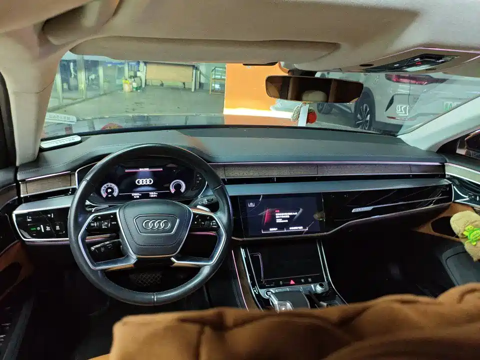 Audi A8 2024