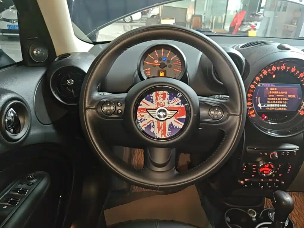 MINI Countryman 2015 — фото 11
