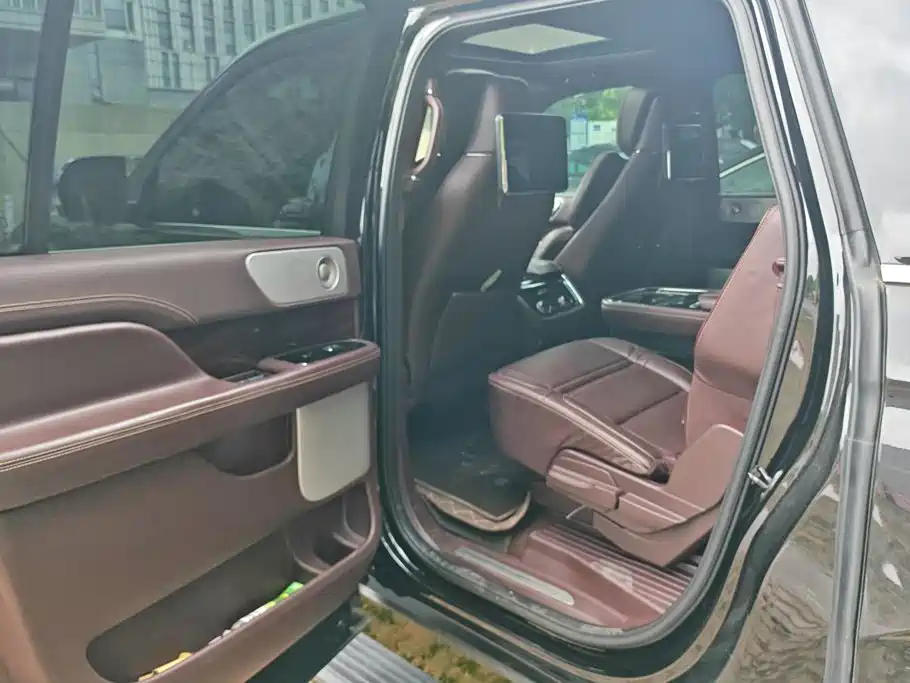 Lincoln Navigator 2022 — фото 11