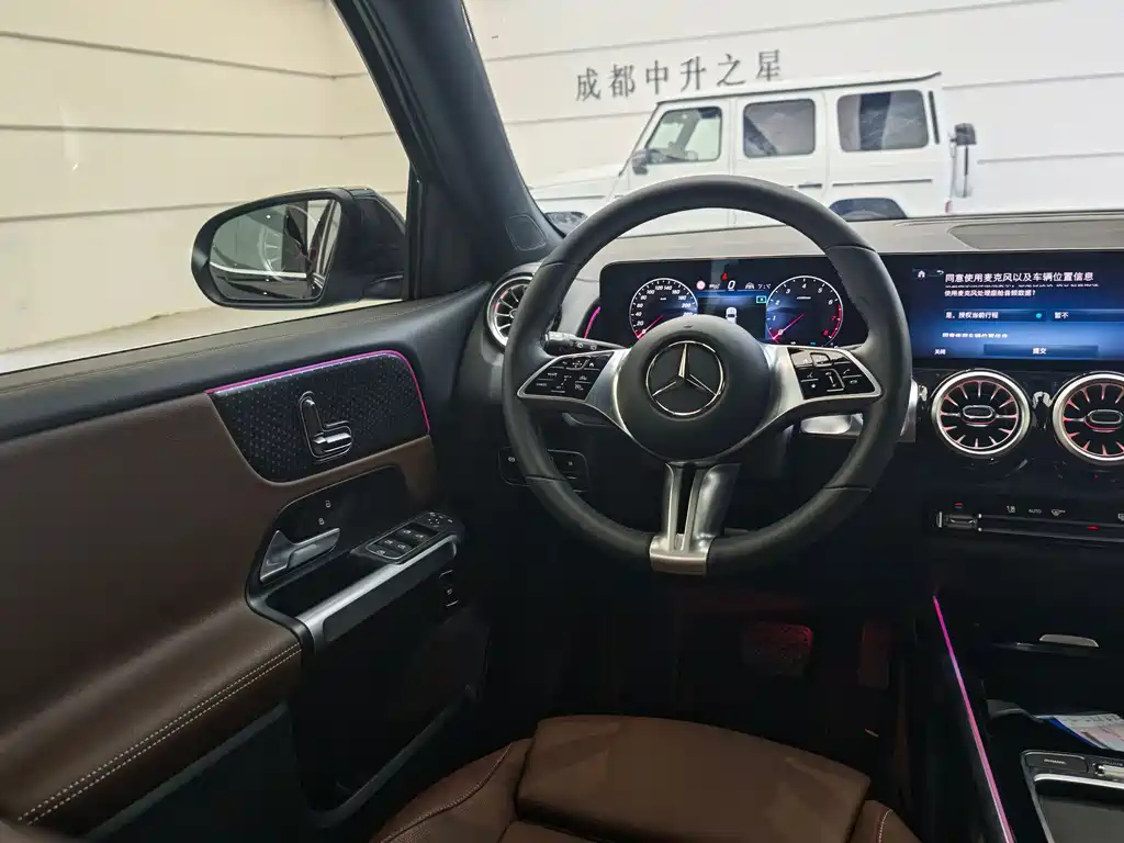 Mercedes-Benz GLB 2025 — фото 12