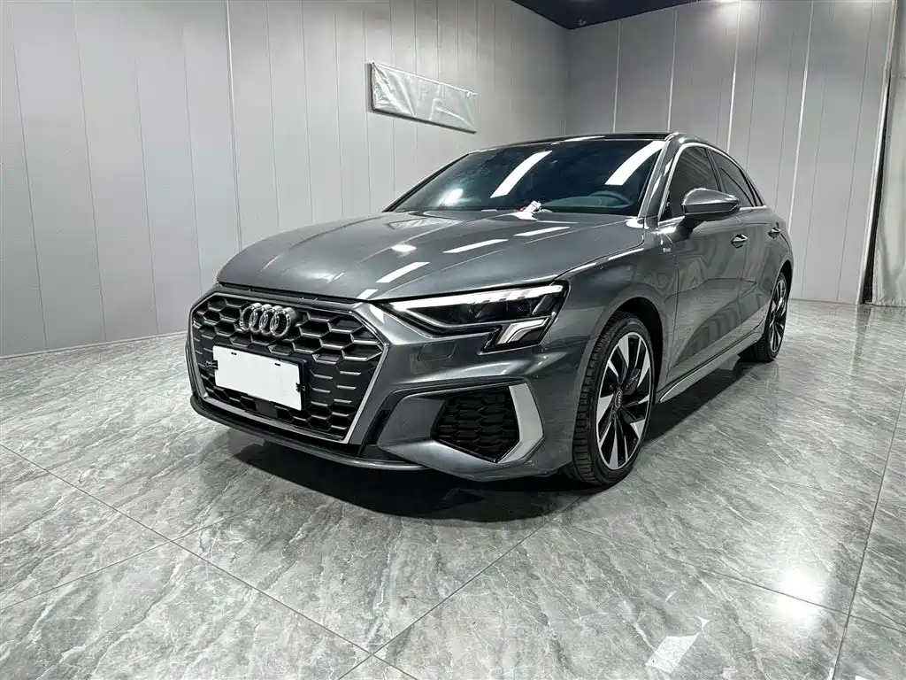Audi A3 2022 — фото 1