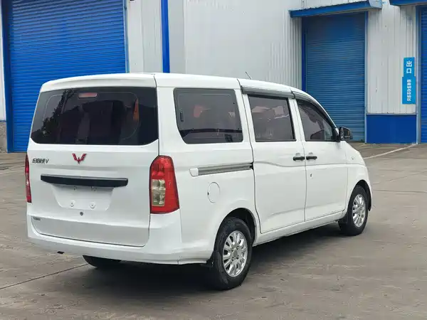 Wuling Rongguang V 2018