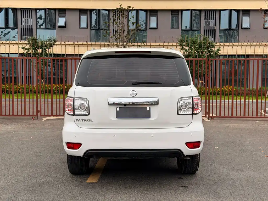 Nissan Patrol 2018 — фото 18